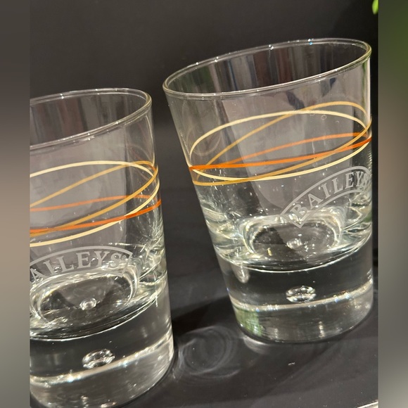 Two Vintage Bailey's Bubble Bottom Highball Glasses Gold and Tan Swirl Design - Picture 6 of 10